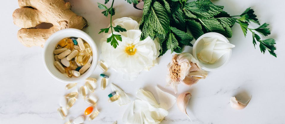 Naturheilpraxis Heilkräuter und Vitamine